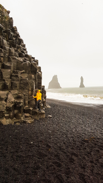 LA SPIAGGIA NERA REYNISFJARA IN ISLANDA LUNGO IL MIO ITINERARIO ON THE ROAD 