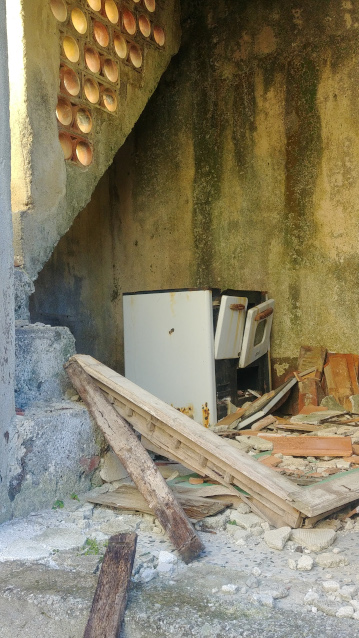 ROGHUDI VECCHIO CITTA FANTASMA ASPROMONTE CUCINA ABBANDONATA