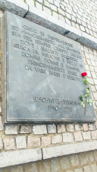 AUSCHWITZ BIRKENAU MEMORIALE