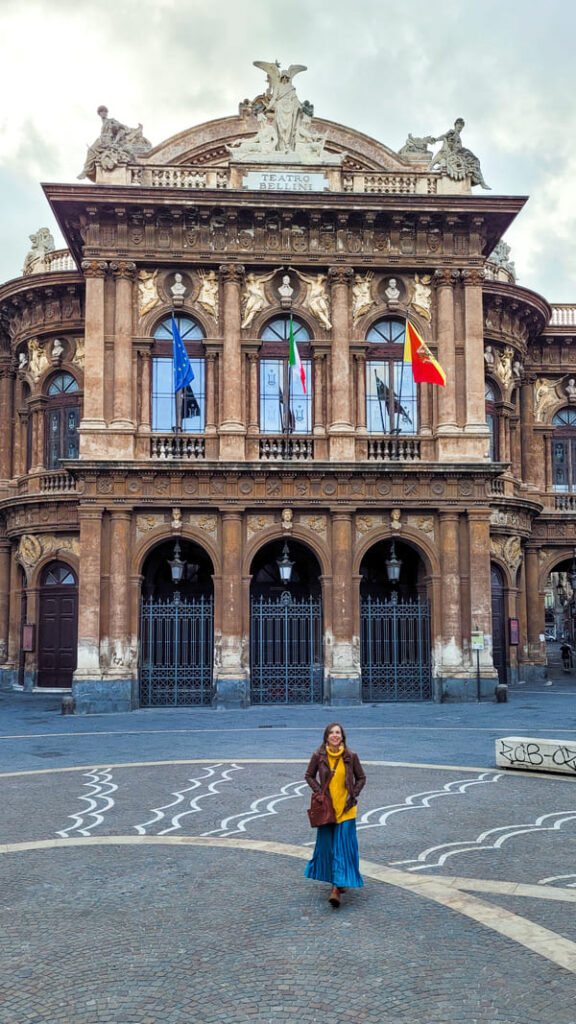 CATANIA COSA VEDERE PIAZZA TEATRO MASSIMO