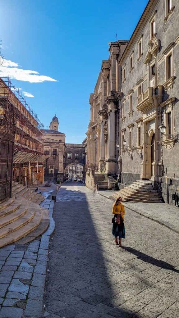 CATANIA COSA VEDERE VIA CROCIFERI