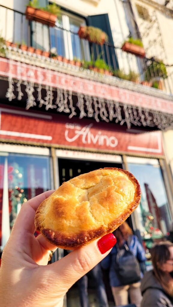 LECCE COSA MANGIARE PASTICCIOTTO