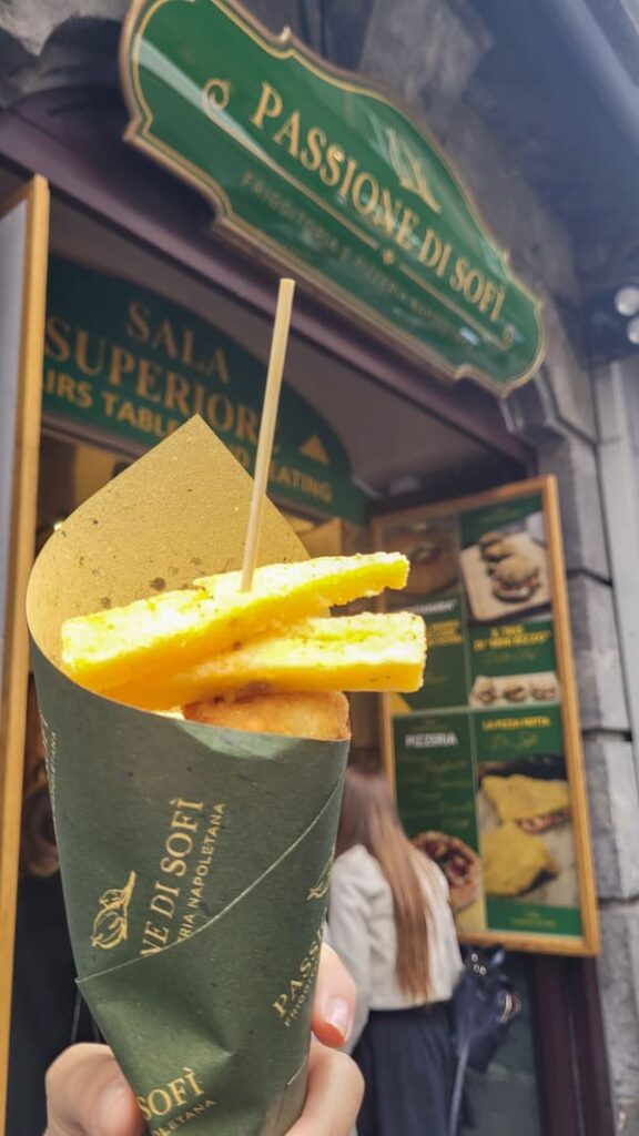 MANGIARE A NAPOLI SPENDENDO POCO CUOPPO