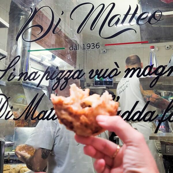 MANGIARE A NAPOLI SPENDENDO POCO FRITTATINA