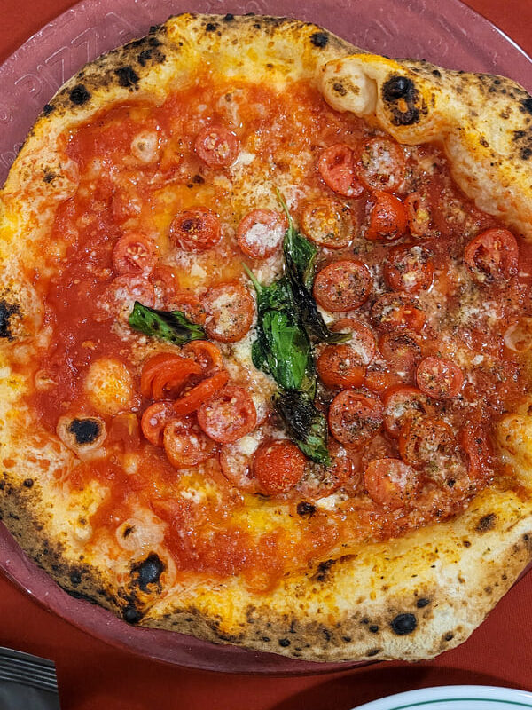 Mangiare a Napoli spendendo poco PIZZA STARITA