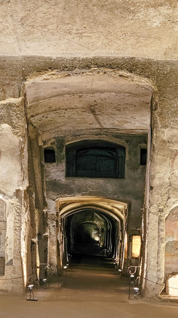 Rione Sanità Pericoloso COSA VEDERE CATACOMBE SAN GENNARO