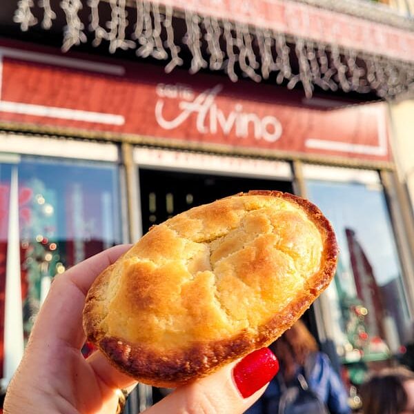 LECCE COSA MANGIARE PASTICCIOTTO