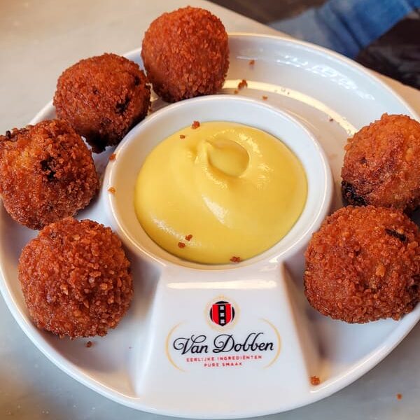 AMSTERDAM COSA MANGIARE TIPICO BITTERBALLEN