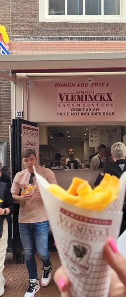 AMSTERDAM COSA MANGIARE TIPICO PATATINE FRITTE