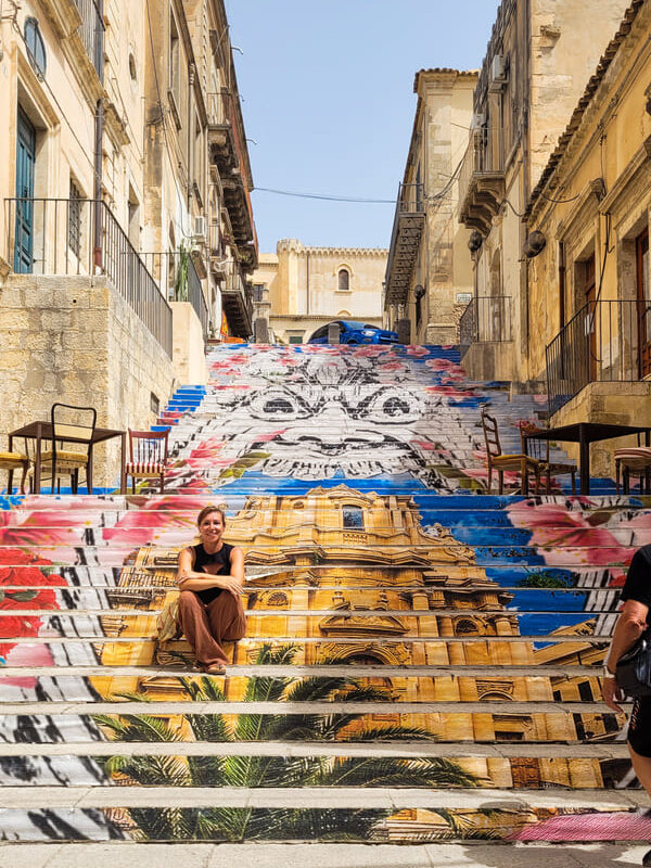 NOTO COSE DA VEDERE SCALINATE COLORATE