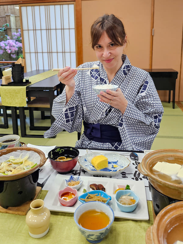 RYOKAN KYOTO COLAZIONE TRADIZIONALE GIAPPONESE