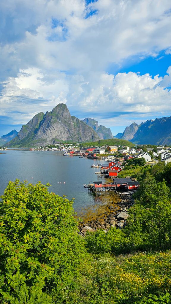 Villaggio di Reine alle Lofoten