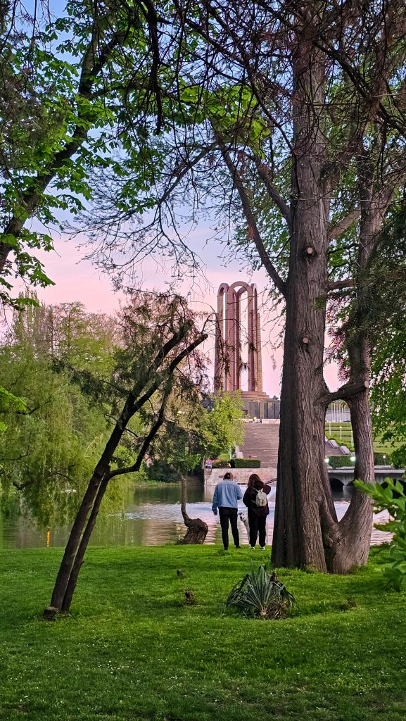 BUCAREST COSA VEDERE PARCO CAROL