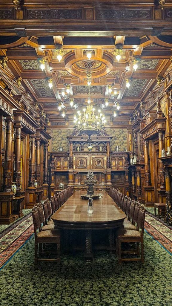 ROMANIA COSA VEDERE CASTELLO PELES